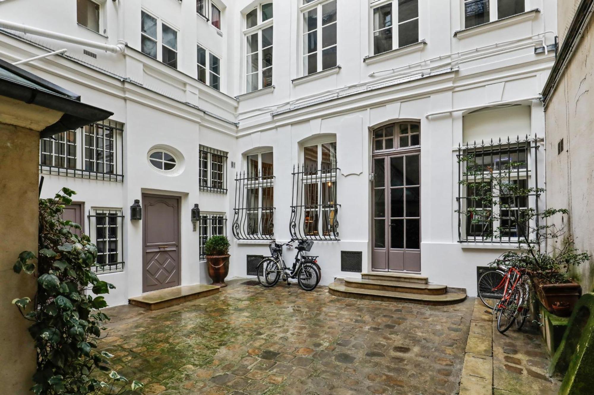 Le Marais & Place Des Vosges - Cityapartmentstay Paris Dış mekan fotoğraf